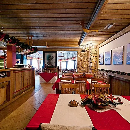 شقة Apartmanovy Dom Tatran